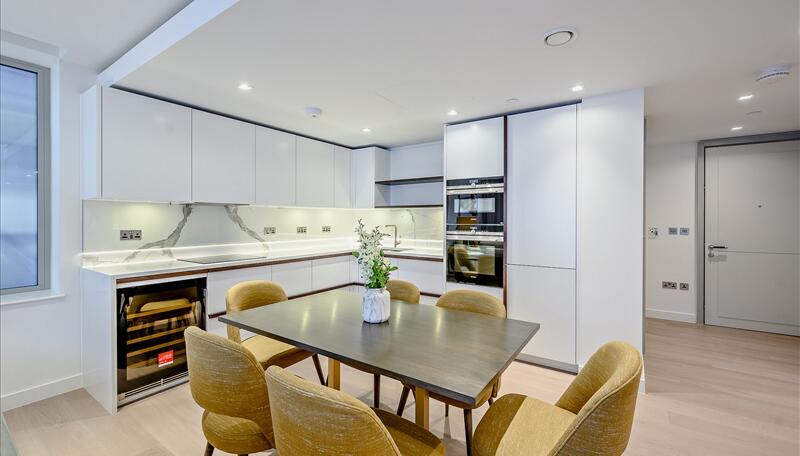 3 bed property in Garrett Mansions , West End Gate, London